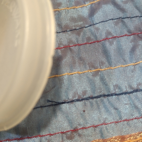 Tupperware Replacement lids mold numbers 201 - Picture 3 of 4